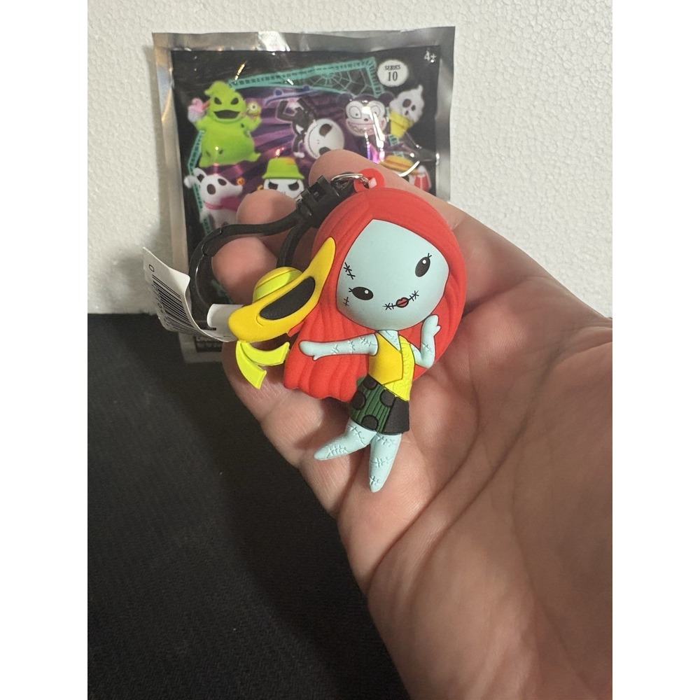 The Nightmare Before Christmas Series 10 Collectible Bag Clip SALLY W/ Hat NEW